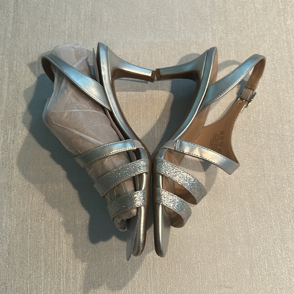 Naturalizer Women’s ‘Taimi’ Dress Sandals Heels Sparkly w/ Straps Size 9 New - Picture 11 of 15